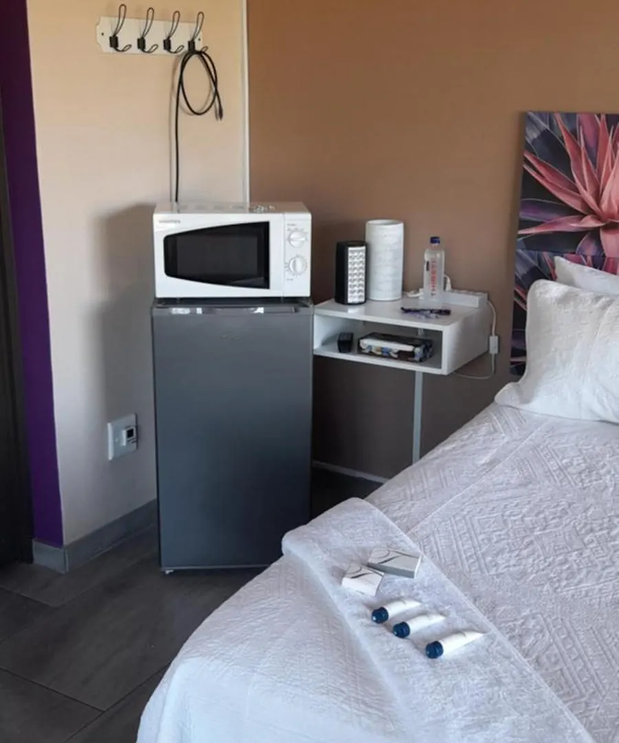 S & V Accommodation Κέιπ Τάουν Δωμάτια σε οικογενειακή κατοικία